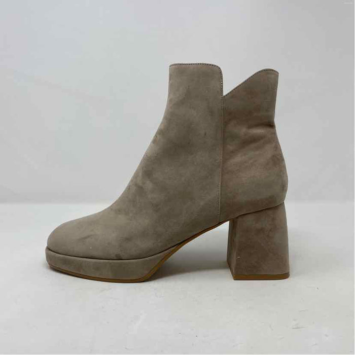 Pre-Owned Shoe Size 9.5 JILDOR Taupe Booties