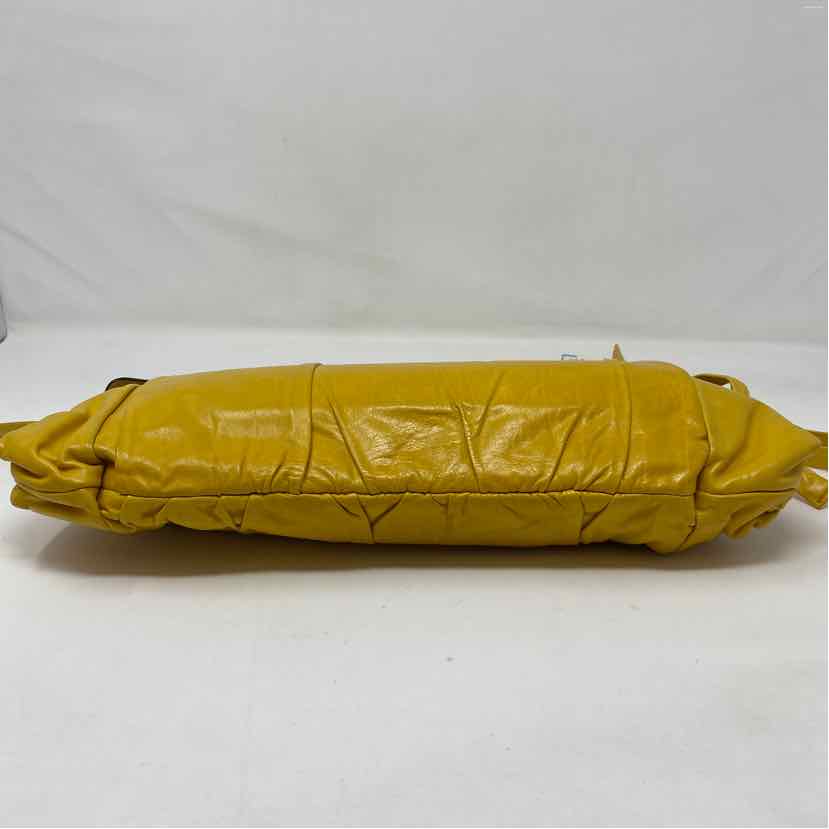 Pre-Owned Gucci Yellow Leather Designer Handbag