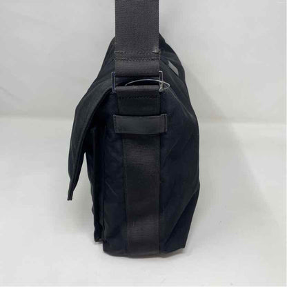 Pre-Owned Gucci Black Nylon Designer Handbag