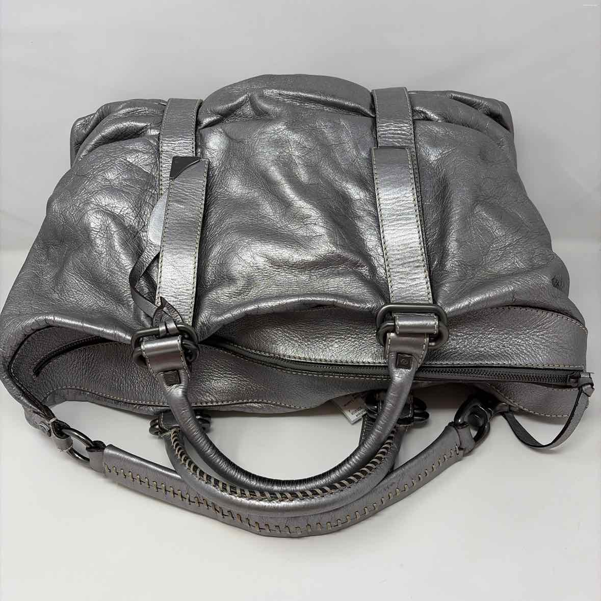 Pre-Owned Frances Cobiadia Silver Leather Handbag