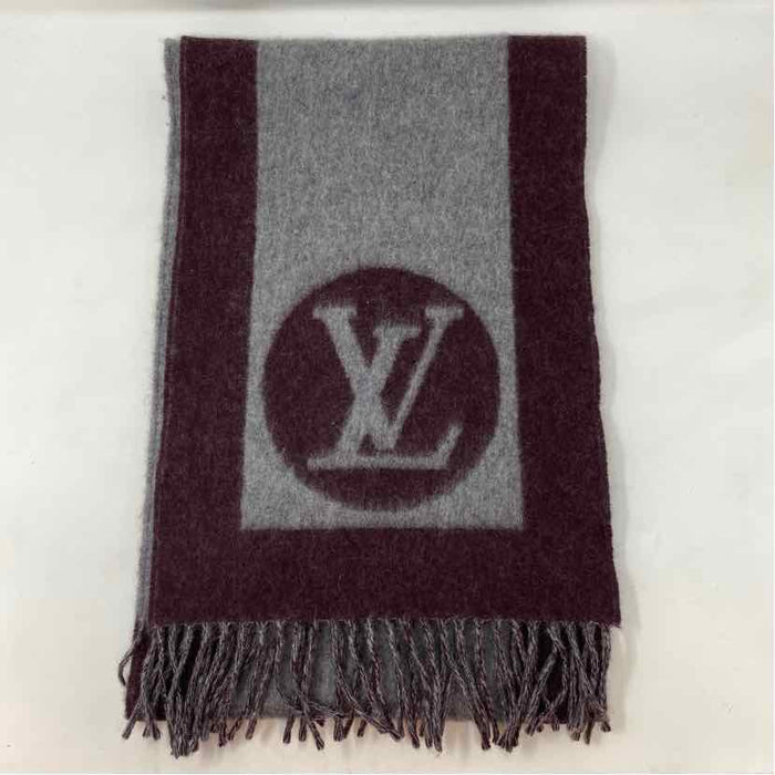 Pre-Owned Louis Vuitton Grey Knit Designer Scarf