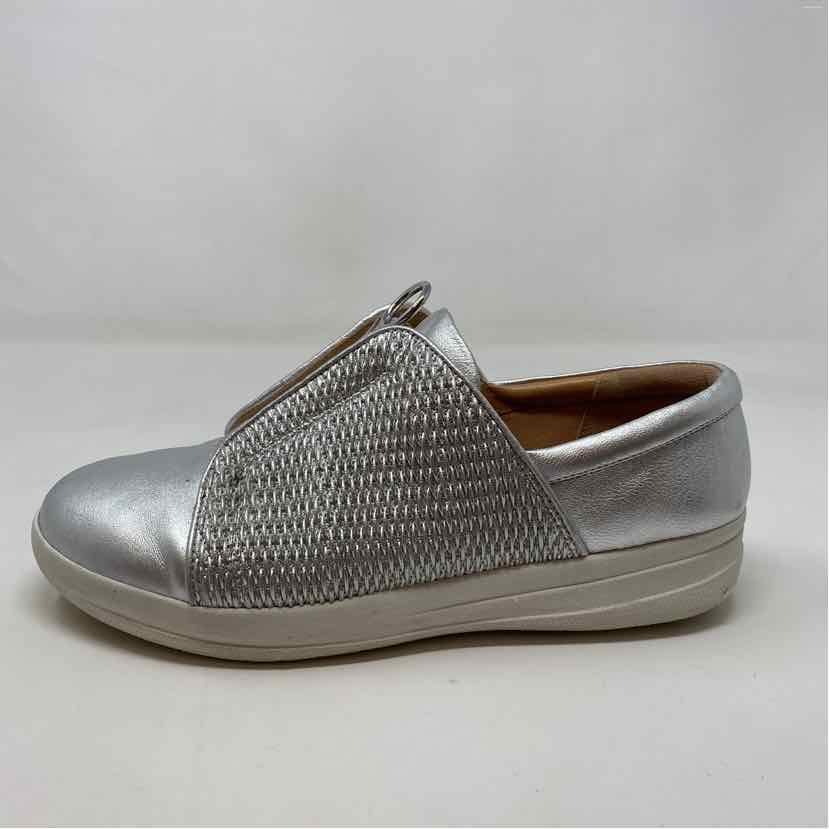 Pre-Owned Shoe Size 9 FitFlop Silver Sneaker