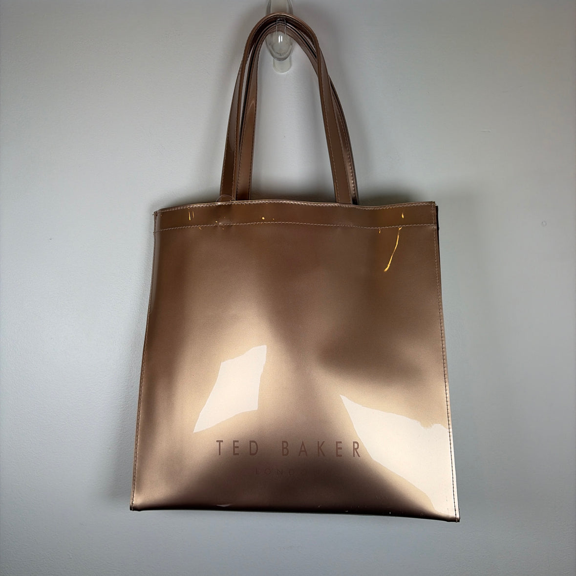 Pre-Owned Ted Baker Rose Gold Patent Handbag