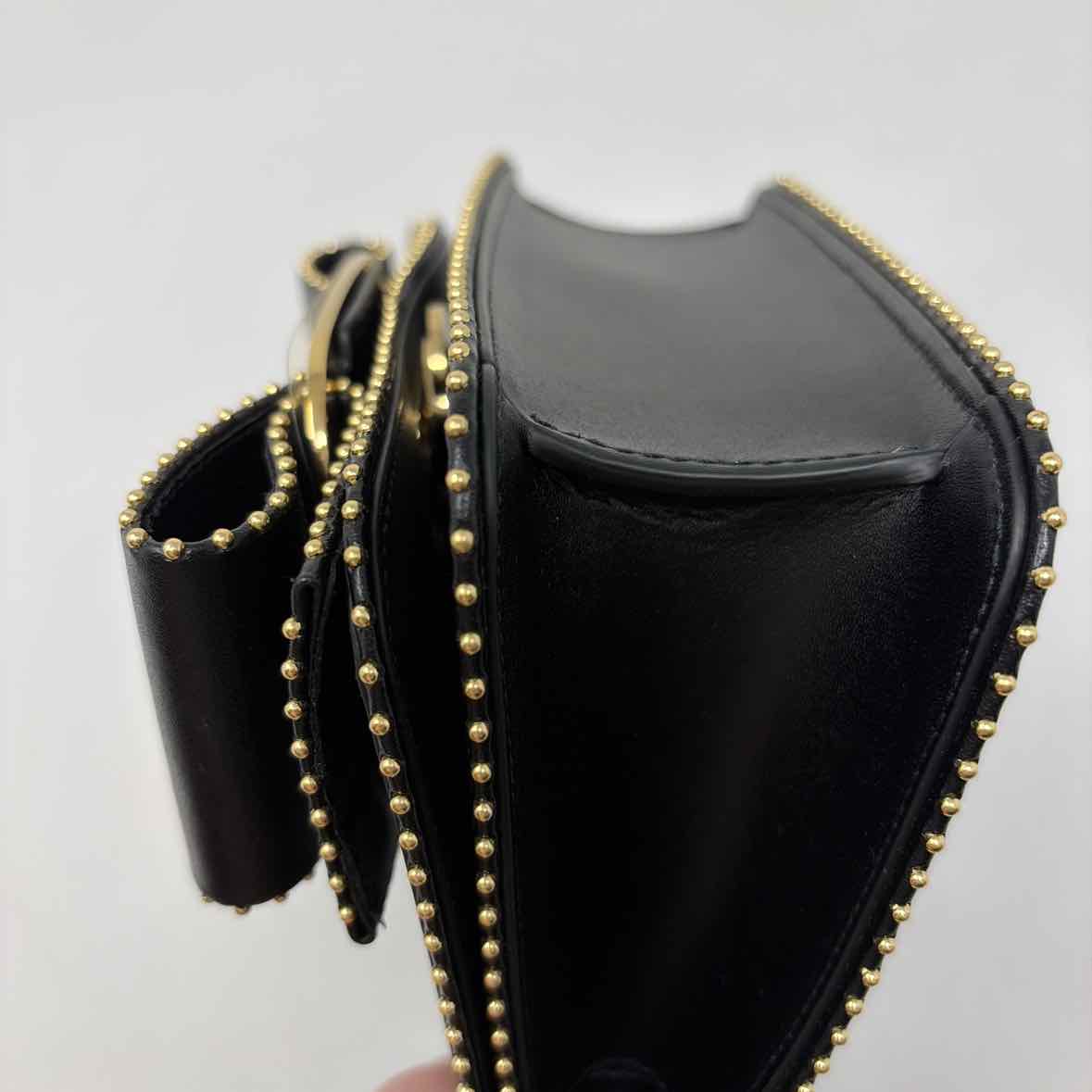 Pre-Owned Ferragamo Black Leather Designer Handbag