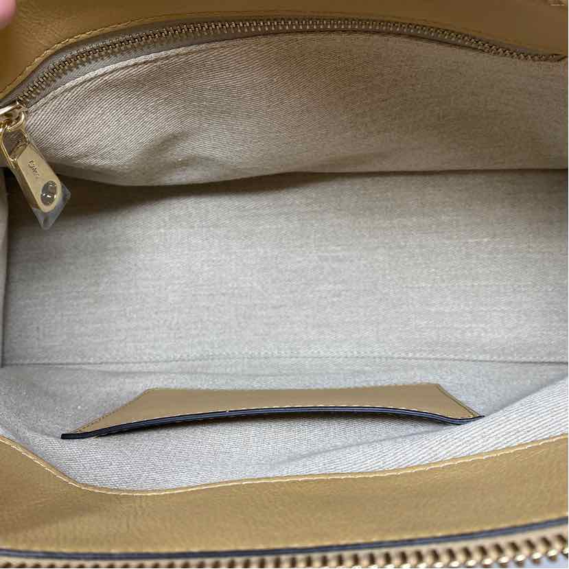 Pre-Owned Chloe Beige Knit Designer Handbag