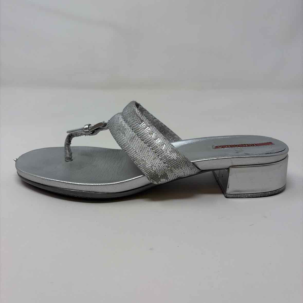 Pre-Owned Prada Silver Leather Shoe Size 6.5 Designer Shoes
