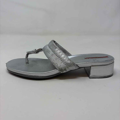 Pre-Owned Prada Silver Leather Shoe Size 6.5 Designer Shoes