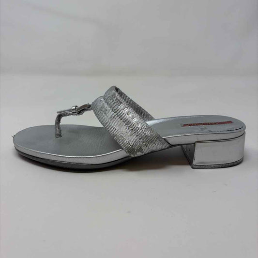 Pre-Owned Prada Silver Leather Shoe Size 6.5 Designer Shoes