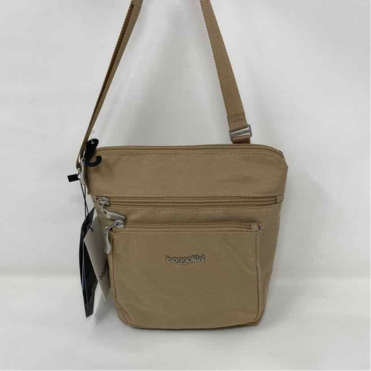Pre-Owned Baggallini Tan Nylon Handbag