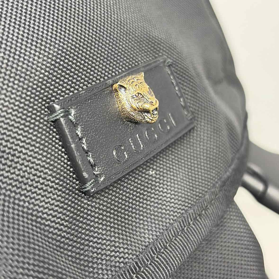 Pre-Owned Gucci Black Nylon Designer Handbag