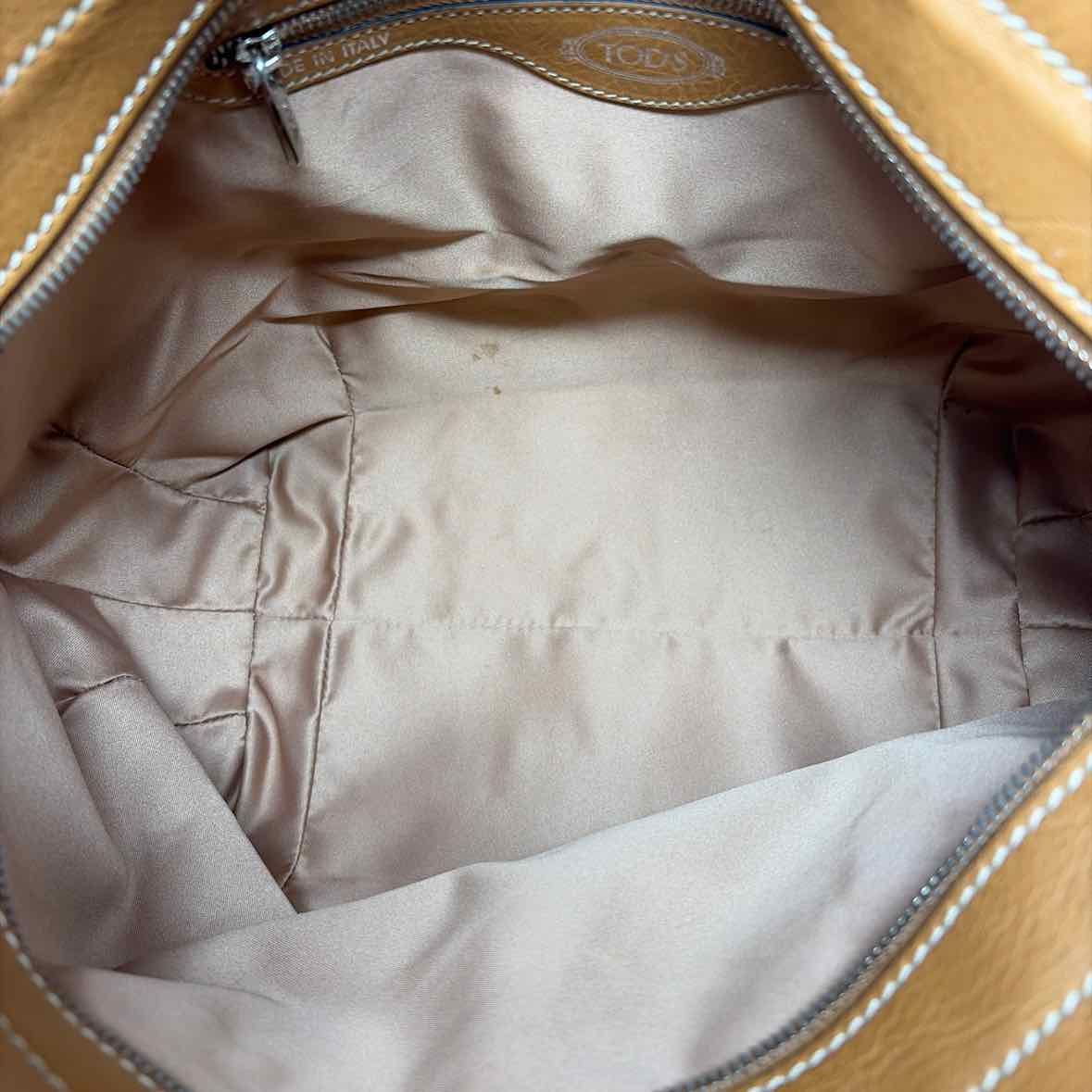 Pre-Owned Tod's Tan Leather Handbag