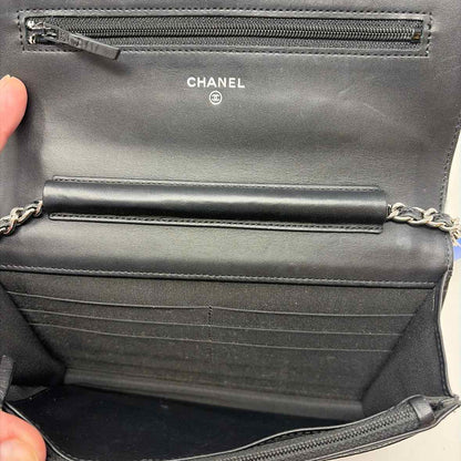 Pre-Owned Chanel Black Leather Designer Handbag