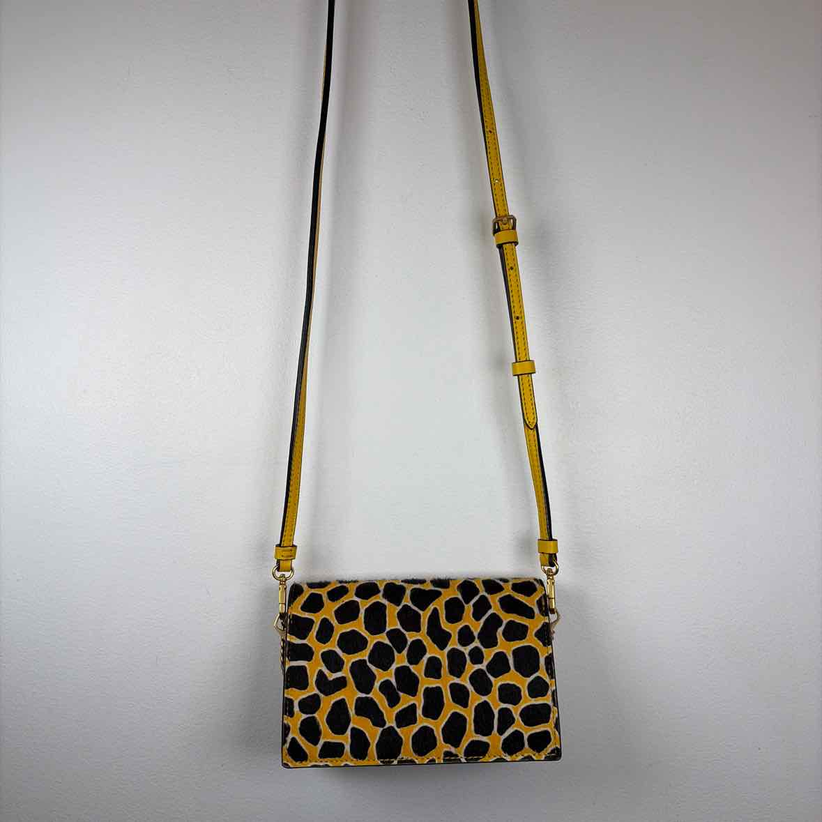 Pre-Owned MCM Yellow Leather Designer Handbag