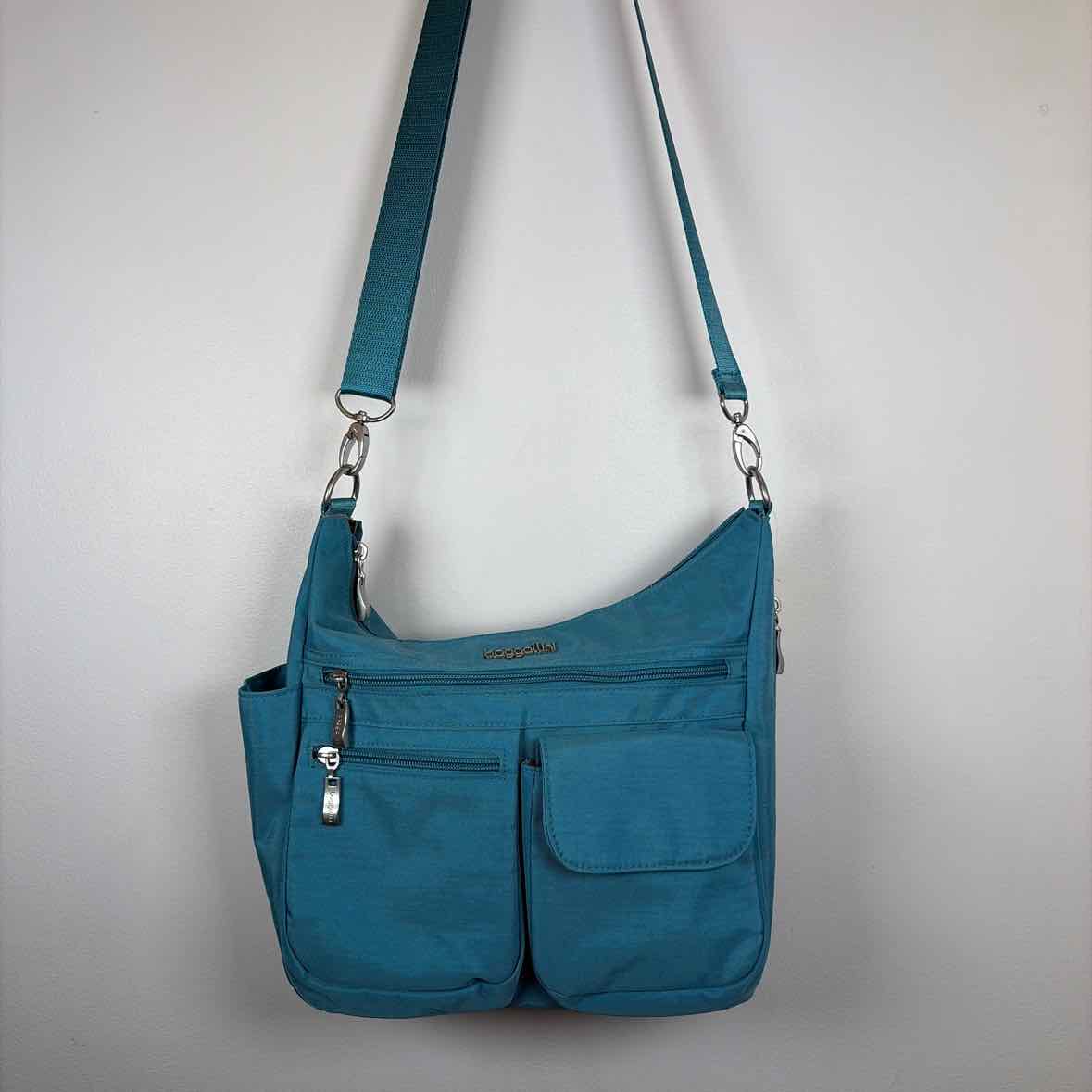 Pre-Owned Baggallini Teal Nylon Handbag