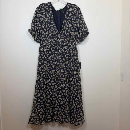 Pre-Owned Size M Lulus Navy Floral Casual Dress