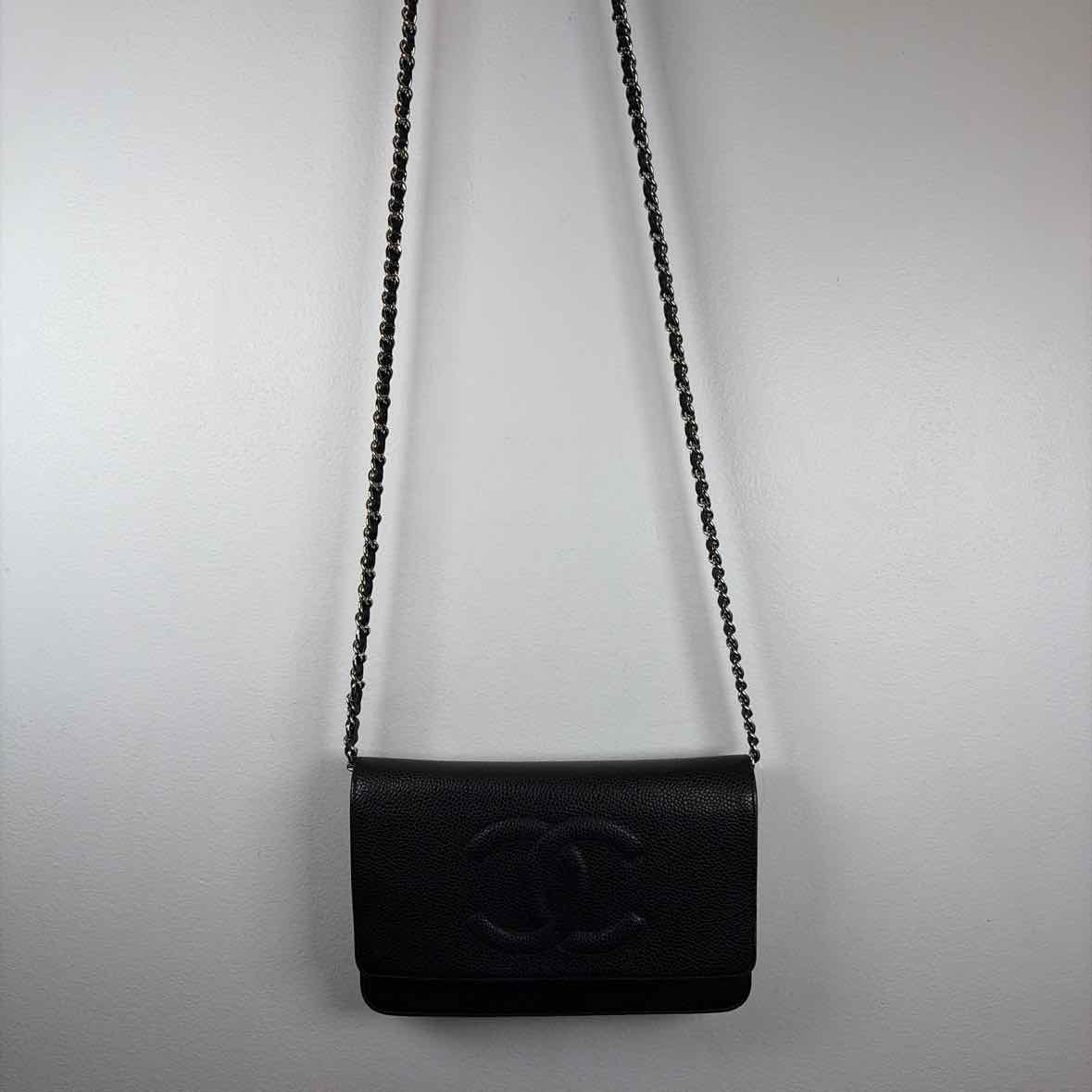 Pre-Owned Chanel Black Leather Designer Handbag