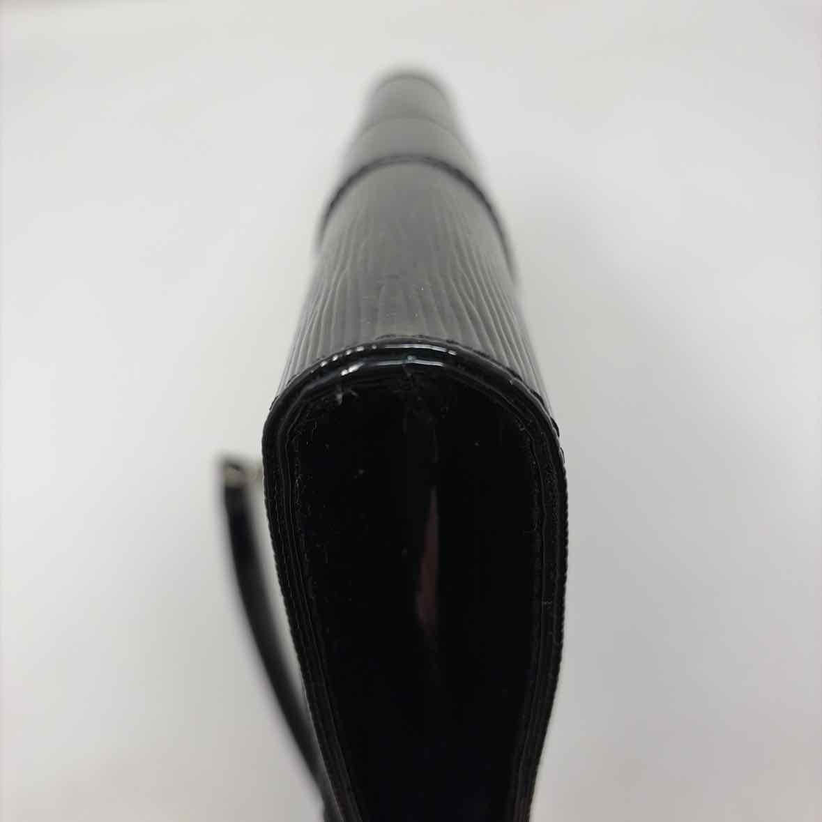 Pre-Owned Louis Vuitton Black Patent Designer Handbag