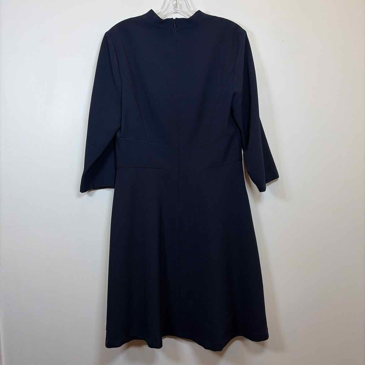 Pre-Owned Size 12/L Vince Camuto Navy Casual Dress