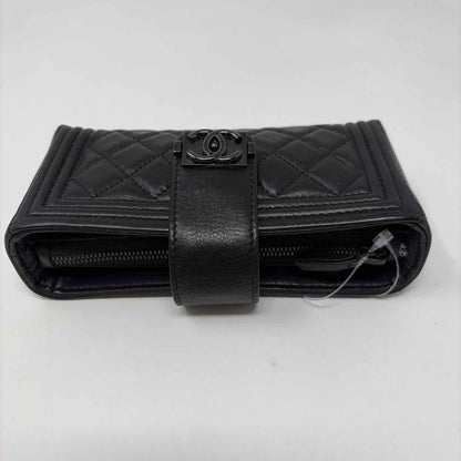 Pre-Owned Chanel Black Leather Designer Wallet