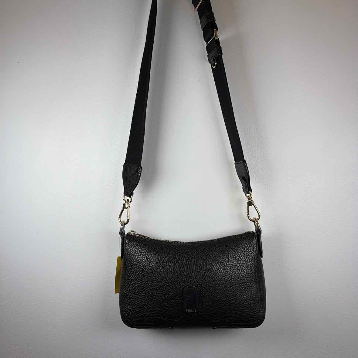 Pre-Owned Furla Black Leather Handbag