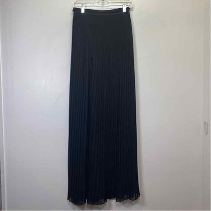 DAMAGE Pre-Owned Size S Alice & Olivia Black Skirt