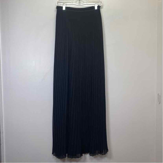 DAMAGE Pre-Owned Size S Alice & Olivia Black Skirt