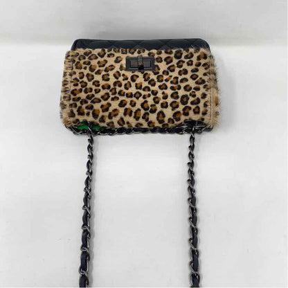 Pre-Owned Veera Pelle Black Leather Handbag