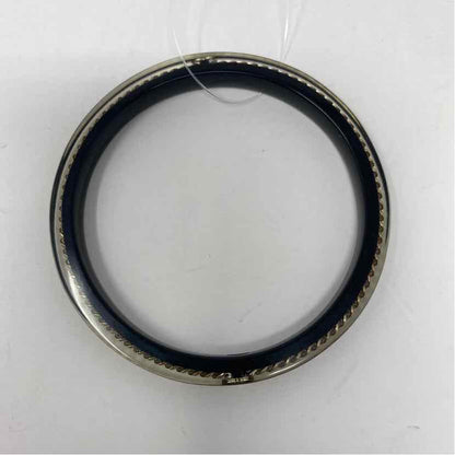Pre-Owned Chanel Black Plastic Designer Jewelry