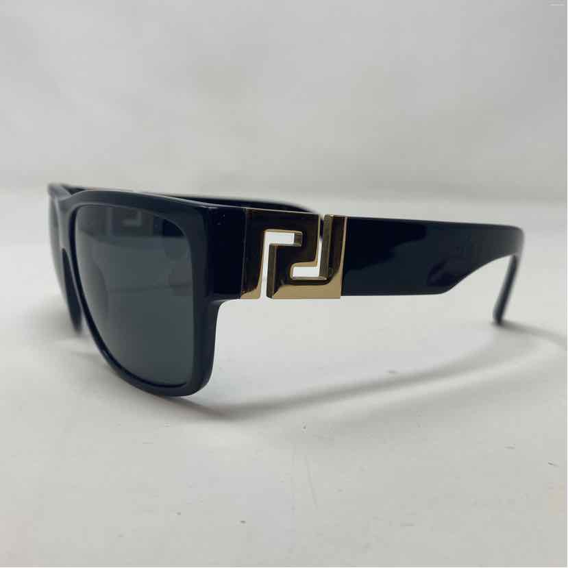 Pre-Owned Versace Black Plastic Designer Sunglasses