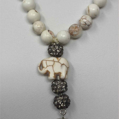 Pre-Owned Boutique White Stones Necklace