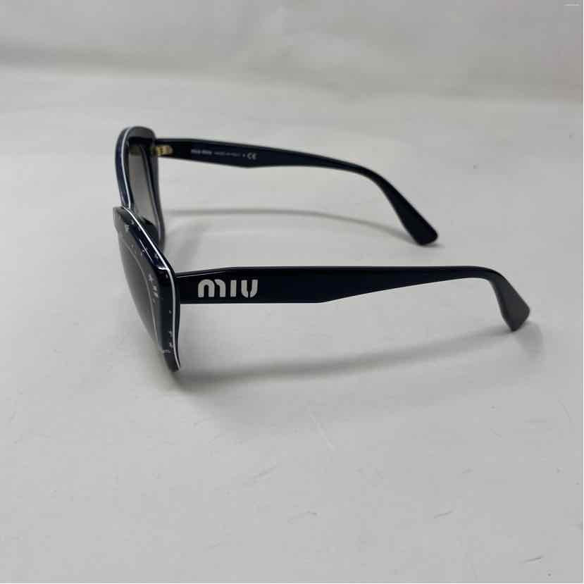 Pre-Owned Miu Miu Black/White Plastic Designer Sunglasses