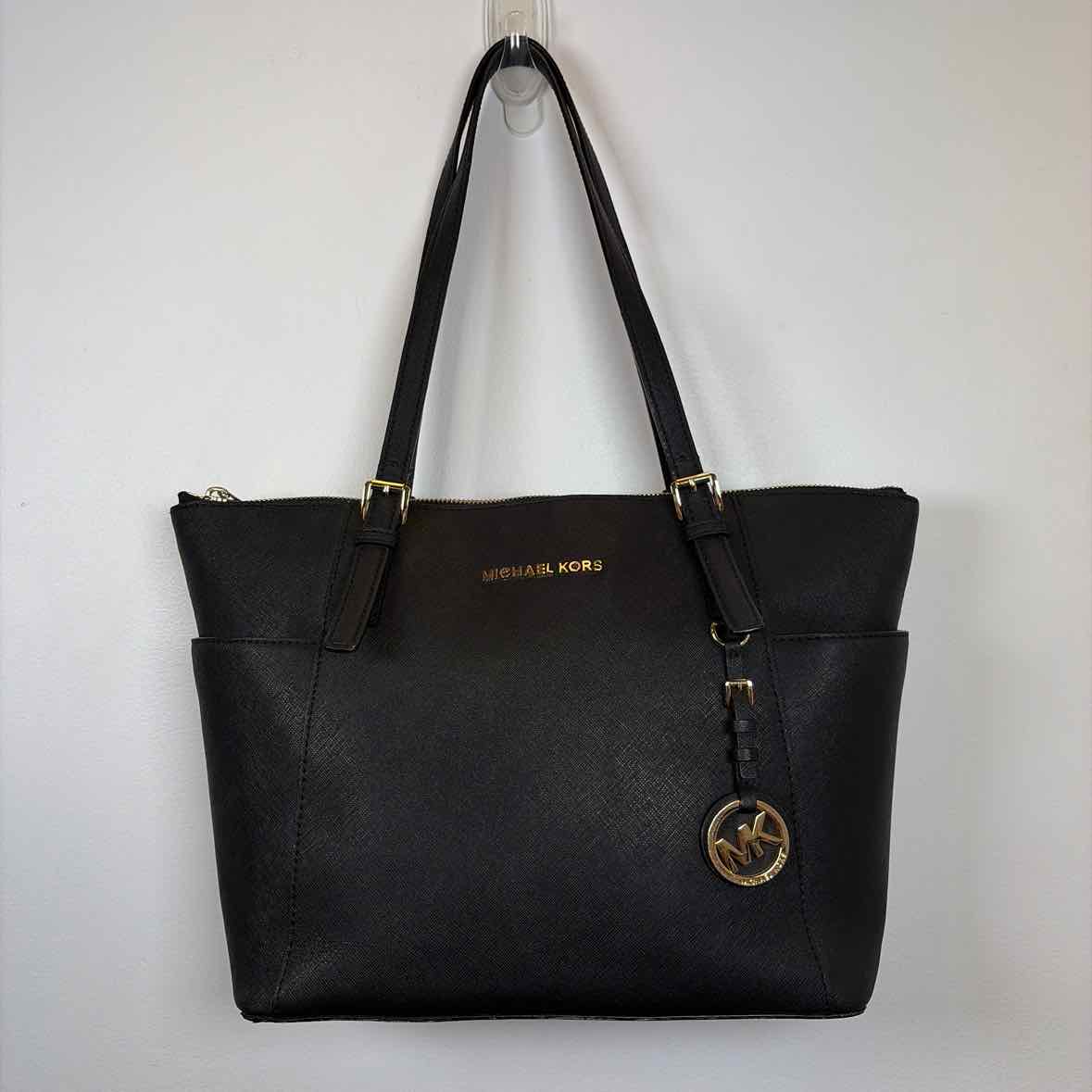 Pre-Owned Michael Kors Black Leather Handbag