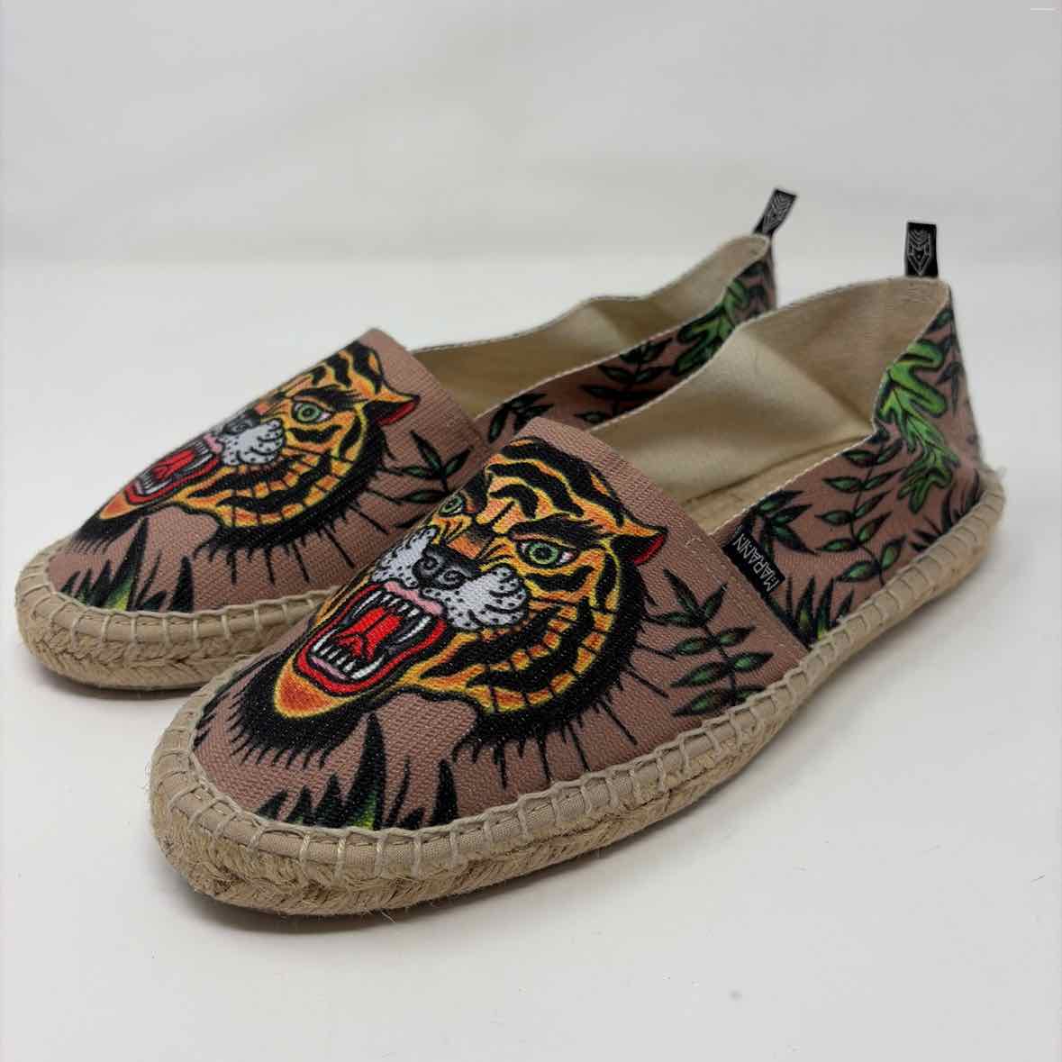 Pre-Owned Shoe Size 10.5 Marann Pink Multi Loafer