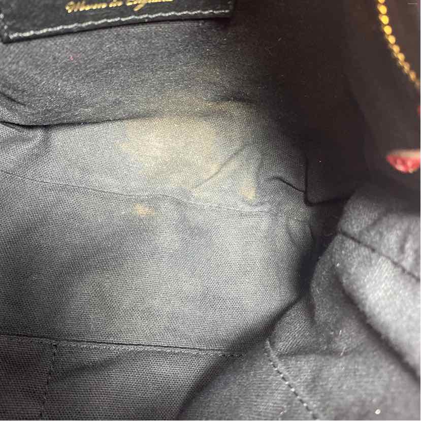 Pre-Owned Burberry Magenta Fabric Designer Handbag