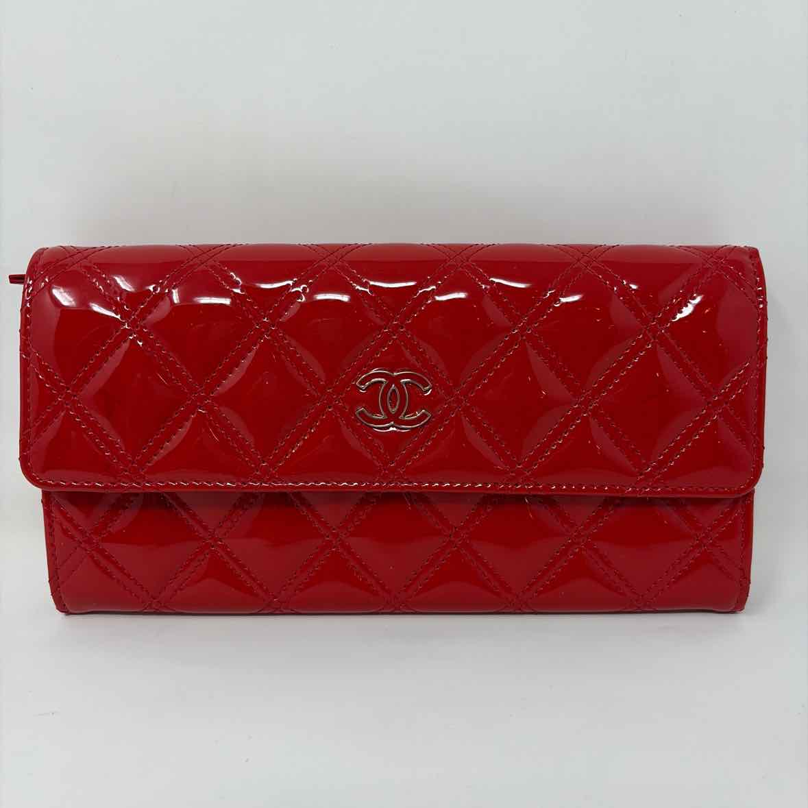 Pre-Owned Chanel Red Patent Designer Wallet