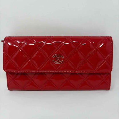 Pre-Owned Chanel Red Patent Designer Wallet