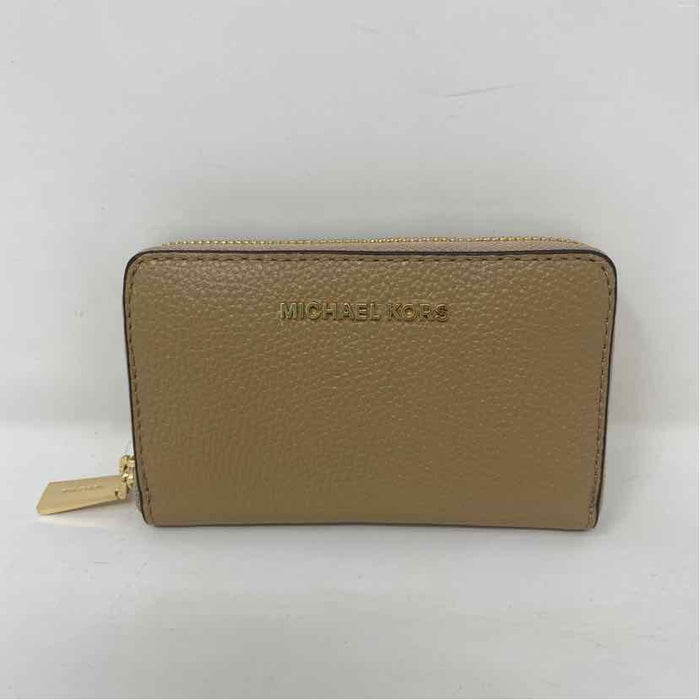 Pre-Owned Michael Kors Beige Leather Wallet