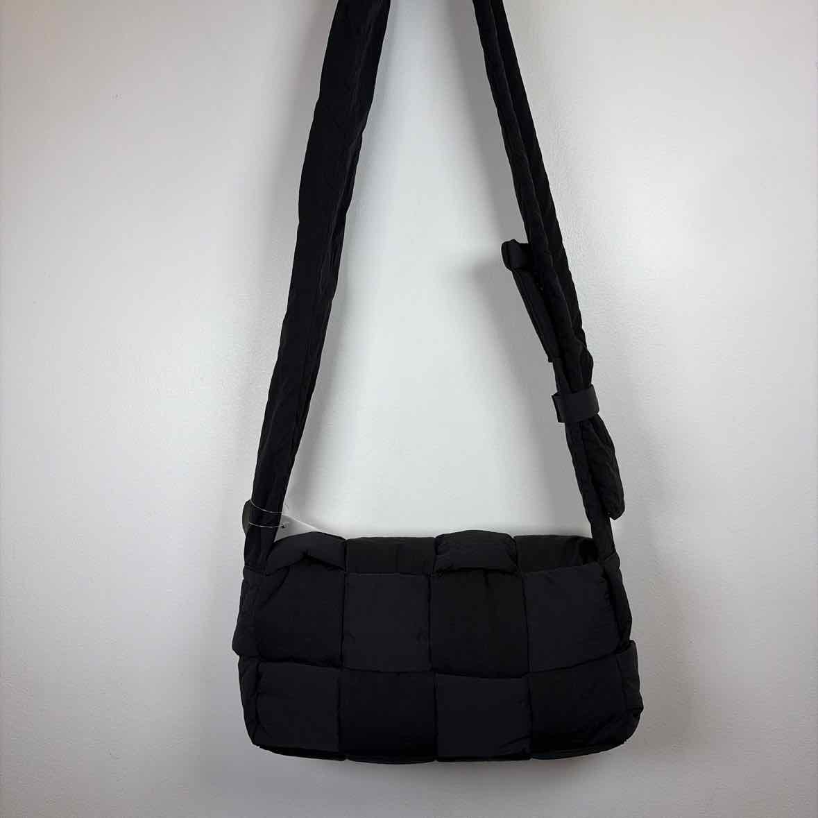 Pre-Owned Bottega Veneta Black Nylon Designer Handbag