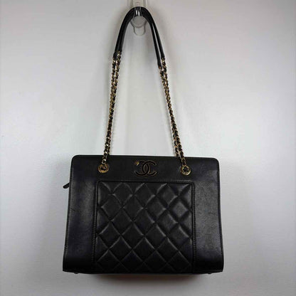 Pre-Owned Chanel Black Leather Designer Handbag