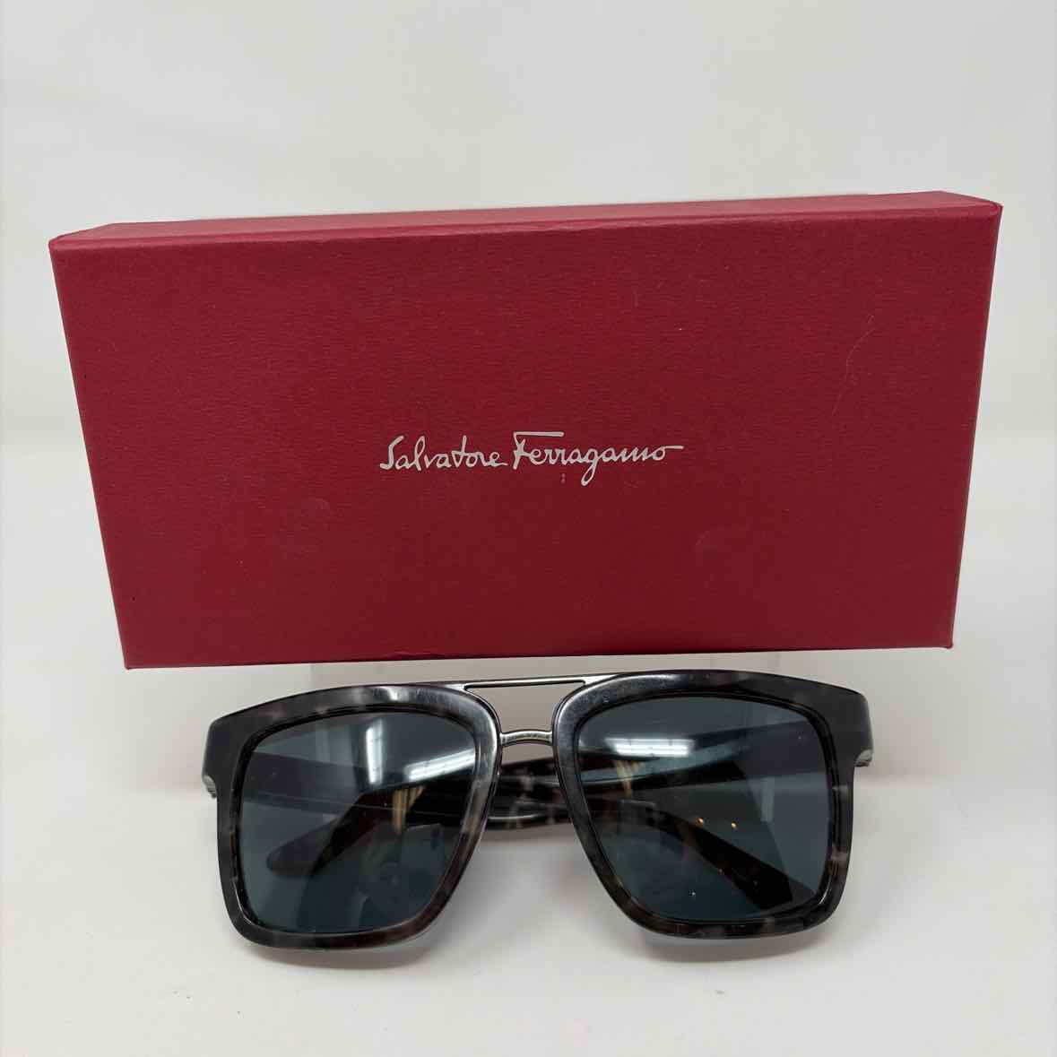 Pre-Owned Salvatore Ferragamo Black/Grey Designer Sunglasses