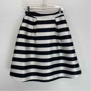 Pre-Owned Size S Banana White W/ Black Skirt