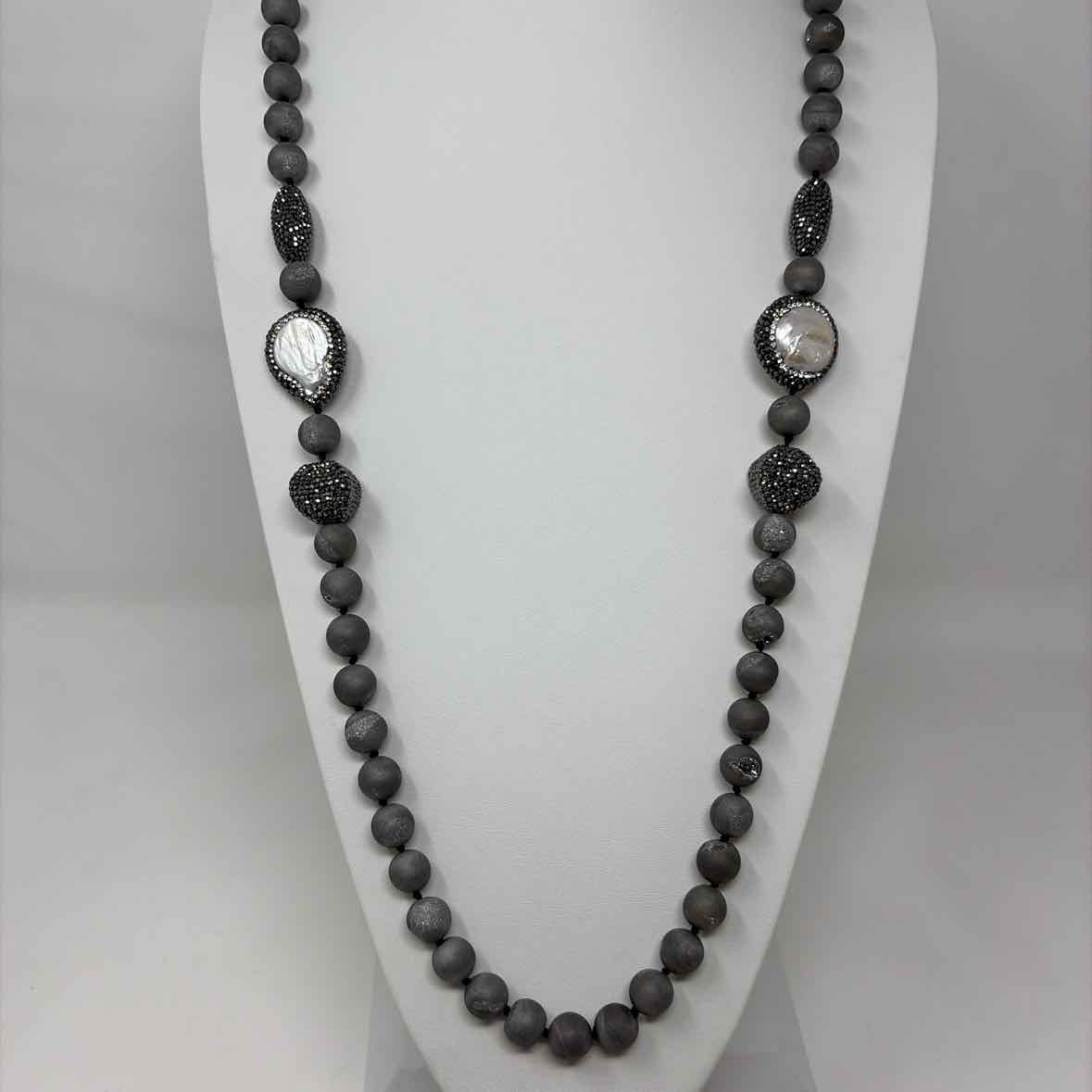 Pre-Owned Boutique Grey Multi Stones Necklace