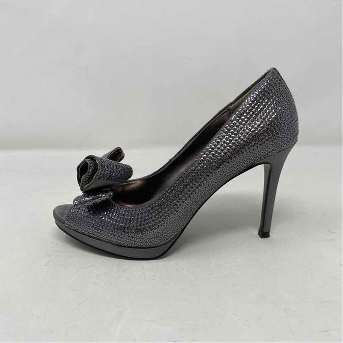 Pre-Owned Shoe Size 7 Moda Silver Heels