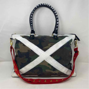 Pre-Owned Equipt4u Camo Fabric Handbag