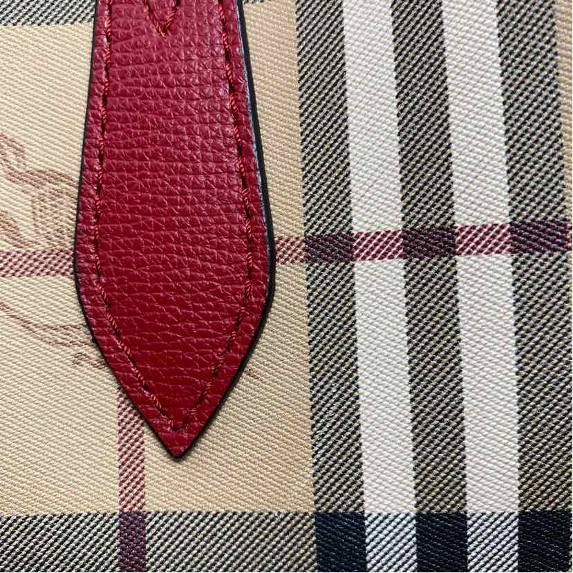 Pre-Owned Burberry Plaid Canvas Designer Handbag