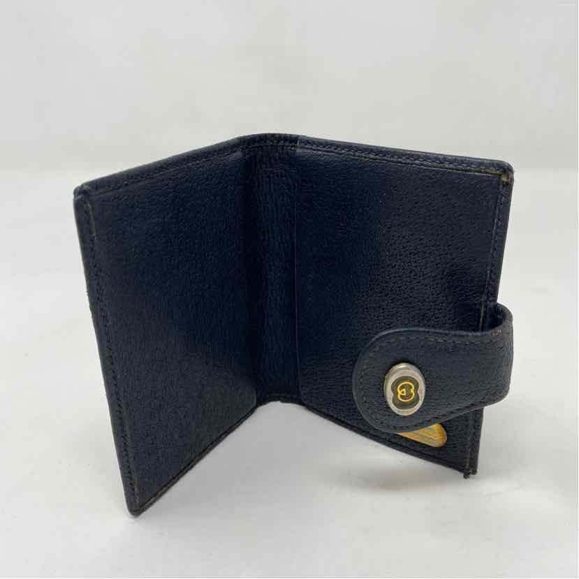Pre-Owned Gucci Navy Canvas Designer Wallet