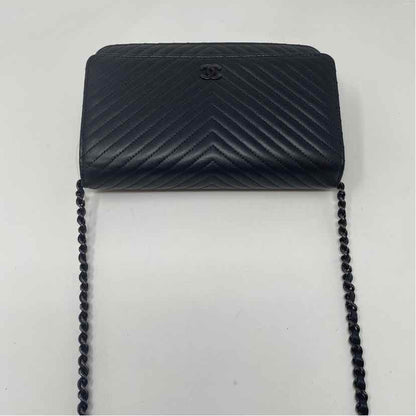 Pre-Owned Chanel Black Lambskin Designer Handbag