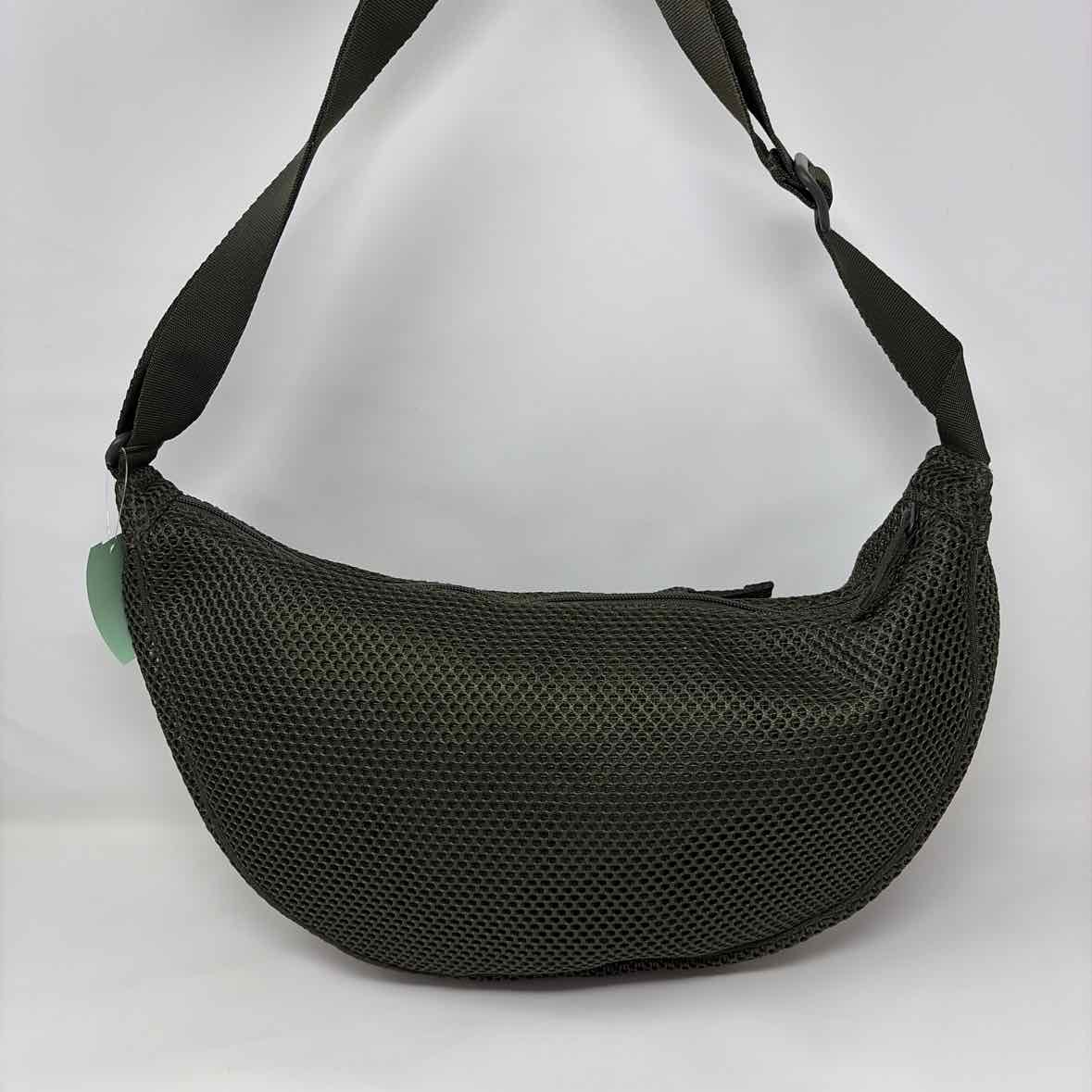 Pre-Owned Uniqlo Green Fabric Handbag
