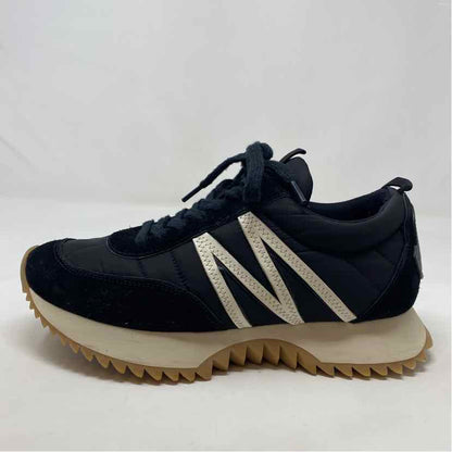 Pre-Owned Moncler Black Nylon Shoe Size 9 Designer Shoes