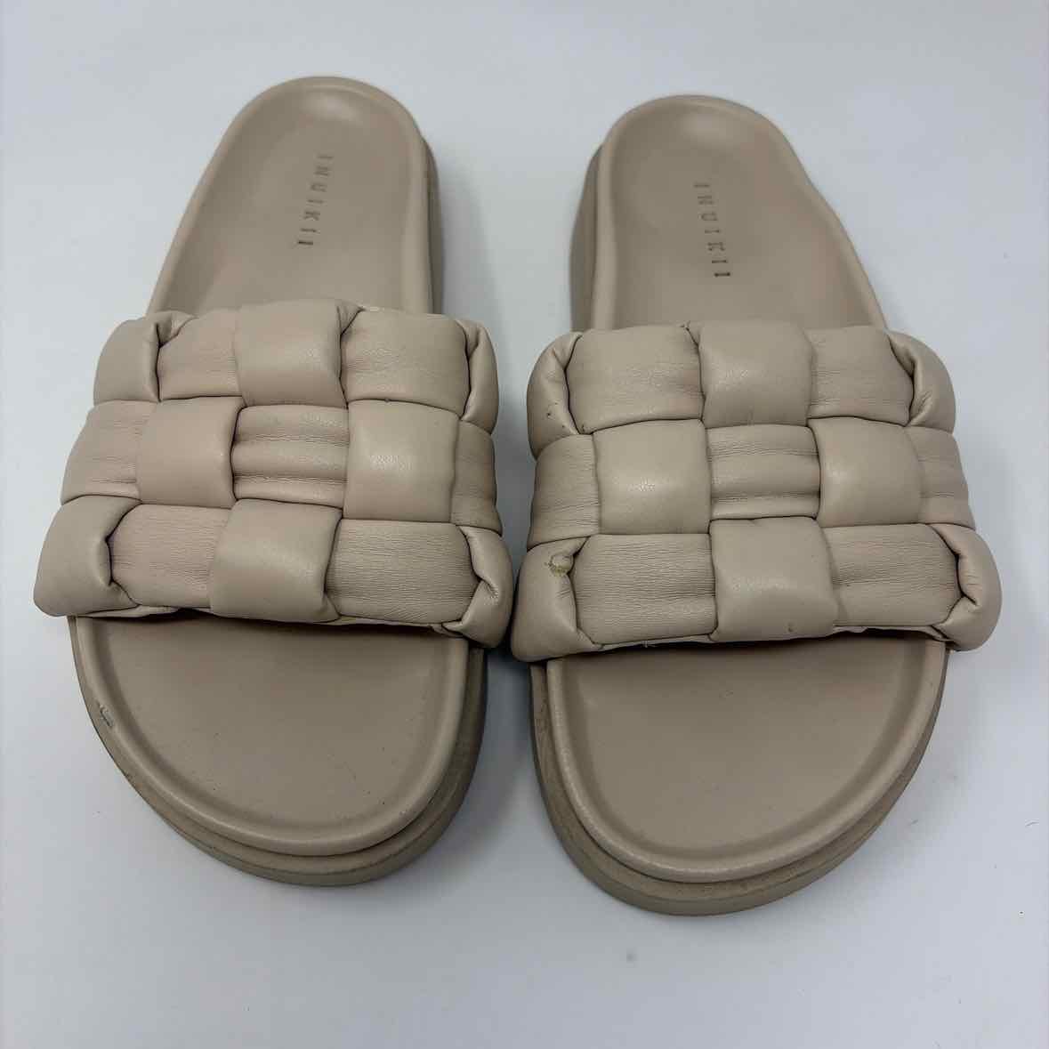 Pre-Owned Shoe Size 6.5 Inuki Beige Sandals